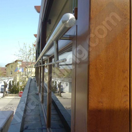 Иноксови парапети